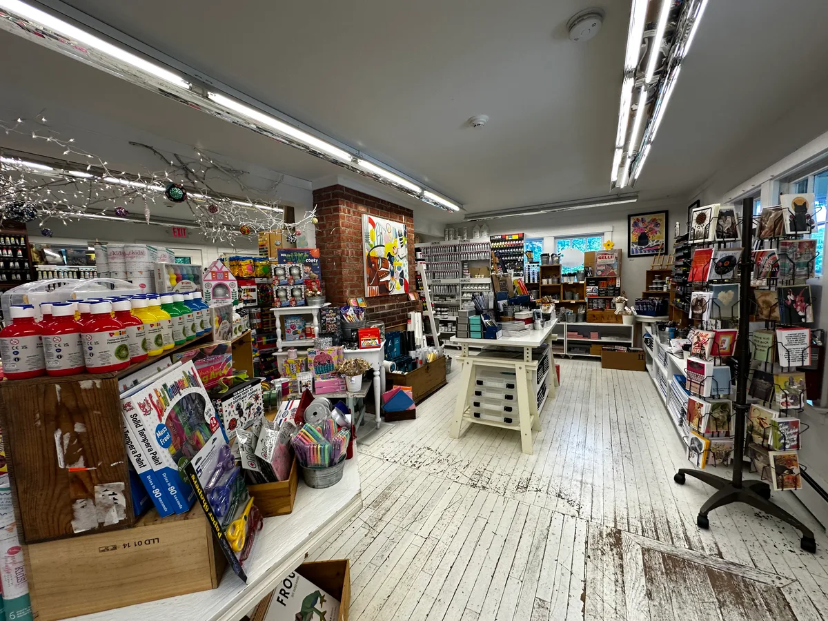 Versatile Commercial Space on North Main Street, 232 sqm, retail activation, pop-up rental in East Hampton, interior view