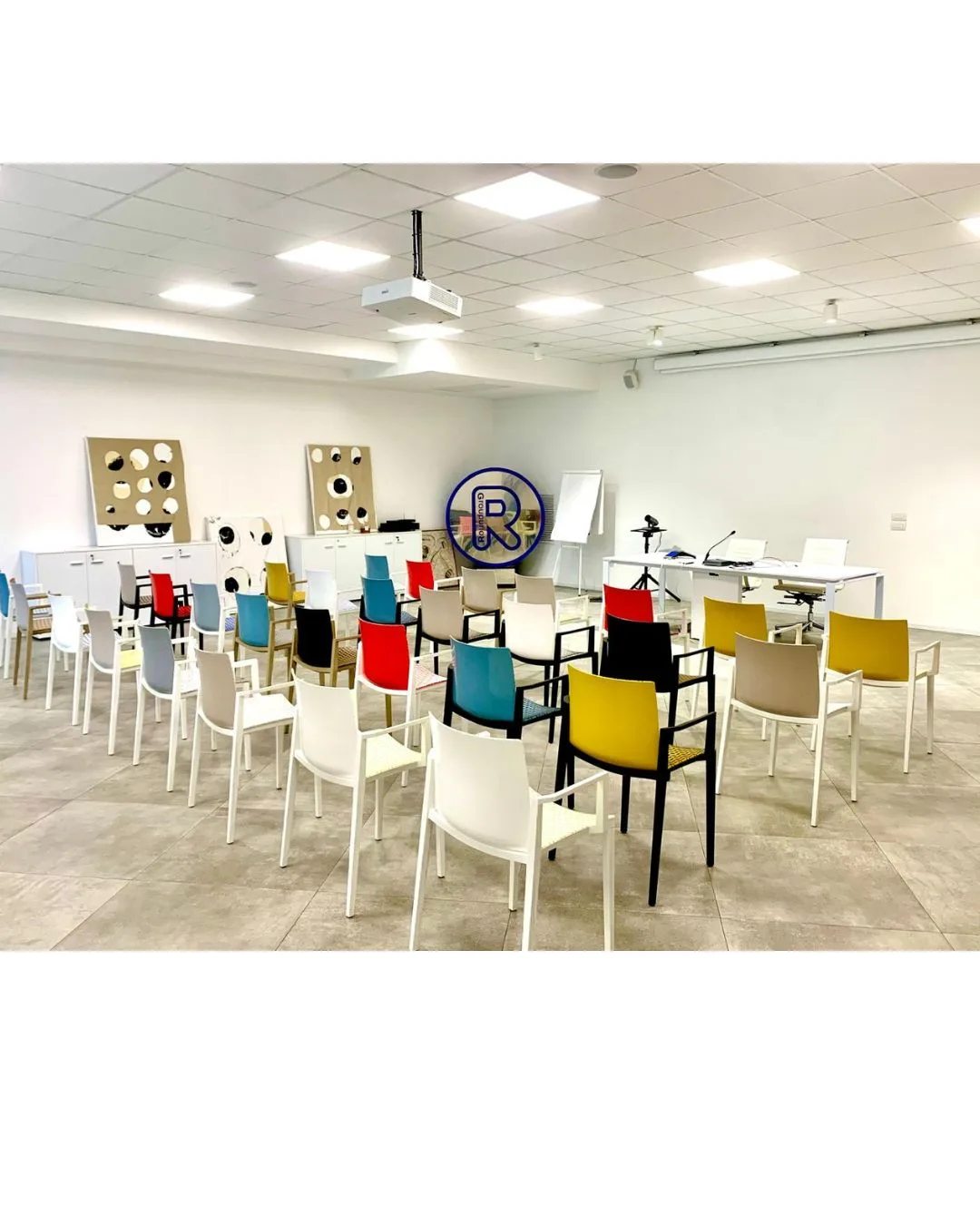 Versatile Conference Room for Corporate Events, 119 sqm, pop-up rental in Vicenza