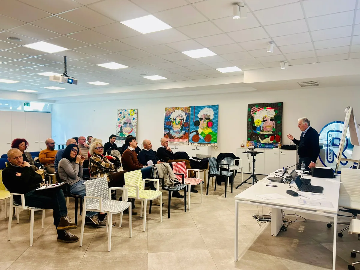 Versatile Conference Room for Corporate Events, 119 sqm, pop-up rental in Vicenza, third interior view