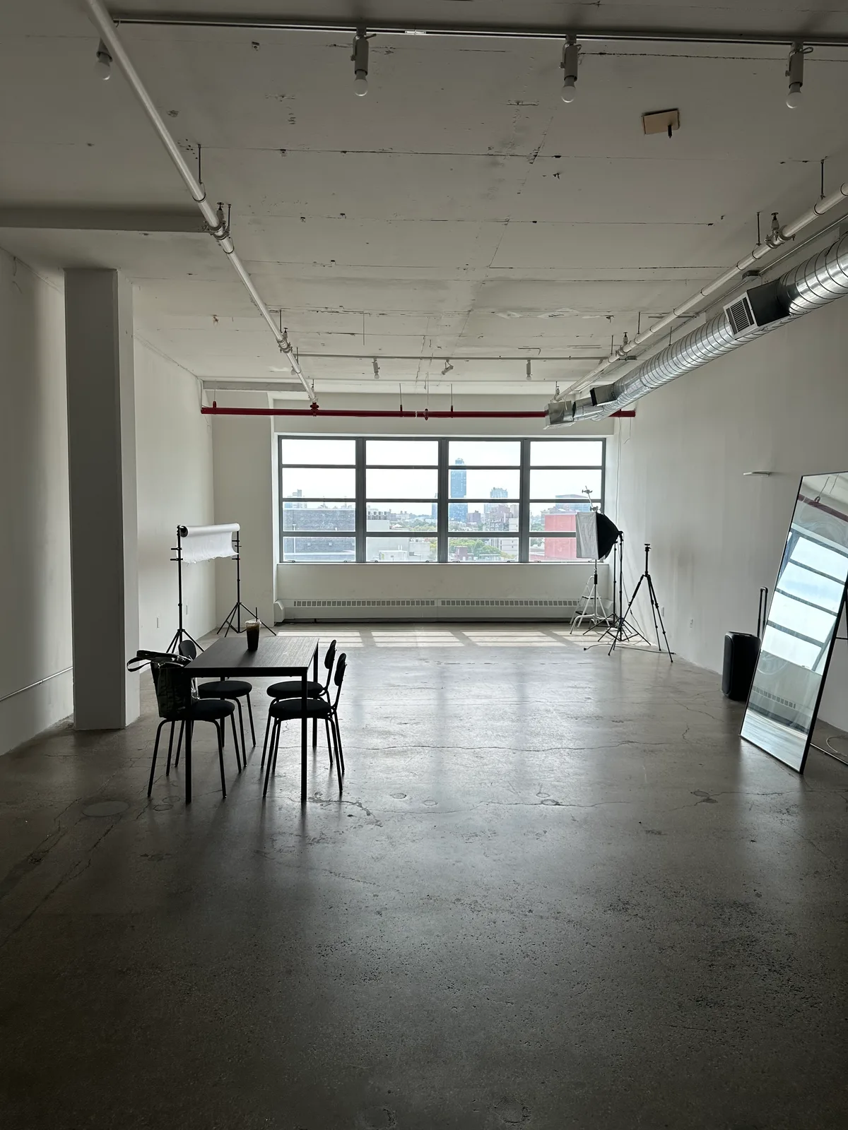 Versatile Creative Loft in Brooklyn Navy Yard, 143 sqm, photo shoot, pop-up rental