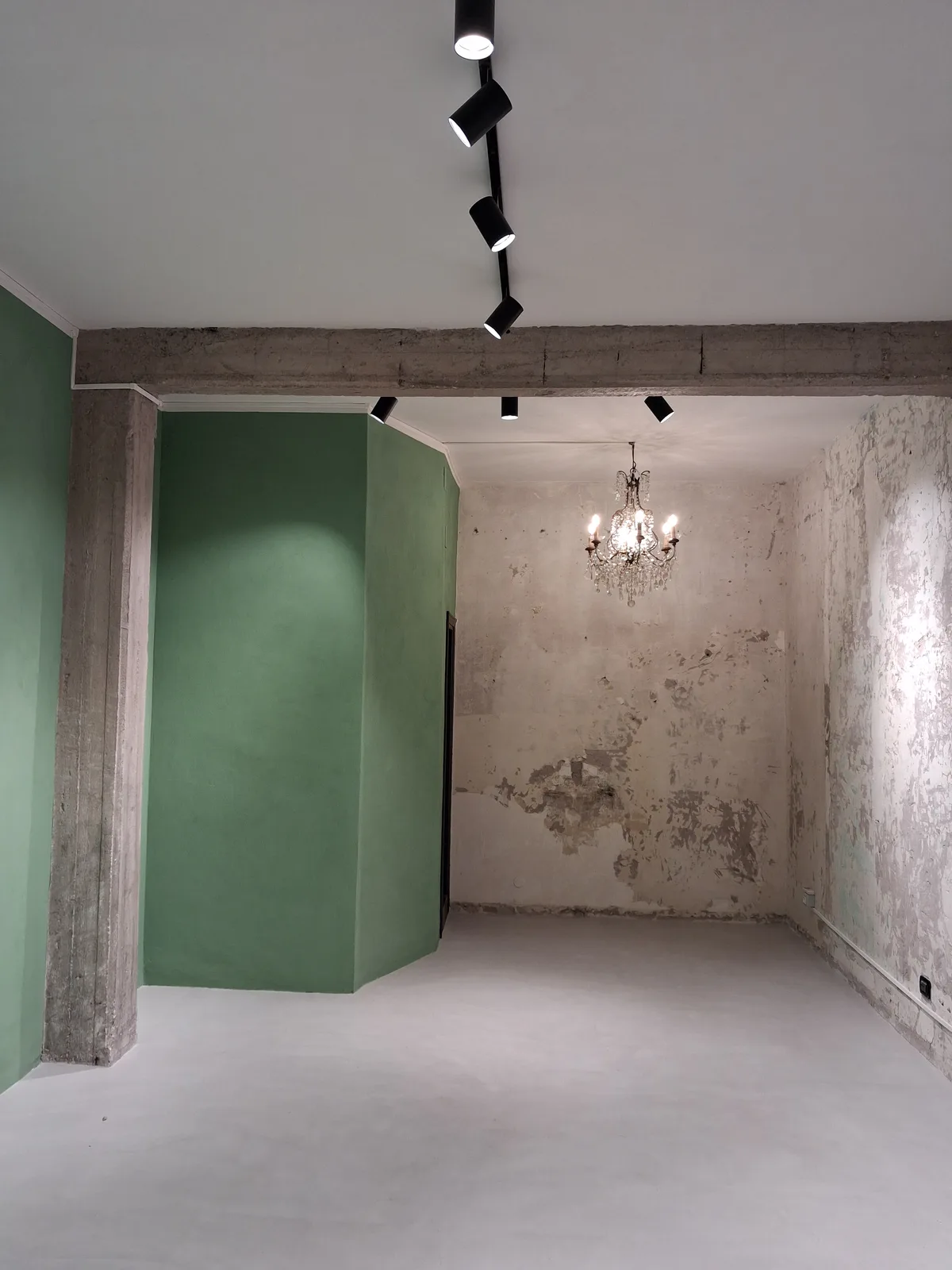 Versatile Creative Space for Rent, 30 sqm, pop up store in Roma, additional interior view
