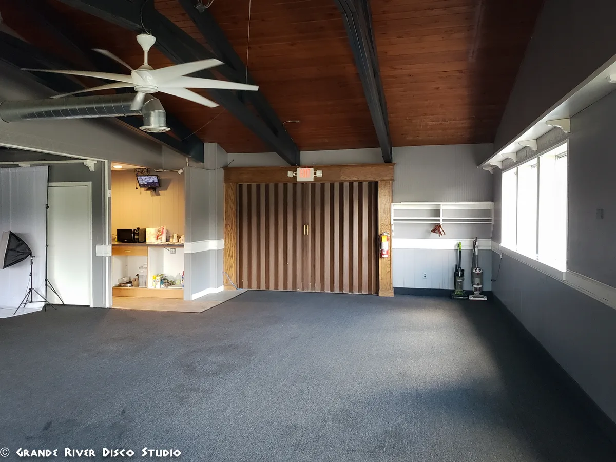 Versatile Creative Space with Recording Studio and Lounge, 139 sqm, photo shoot, pop-up rental in Farmington Hills, interior…