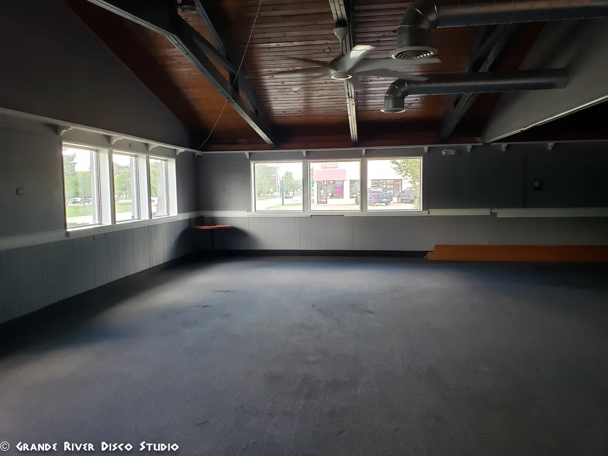 Versatile Creative Space with Recording Studio and Lounge, 139 sqm, photo shoot, pop-up rental in Farmington Hills, second i…