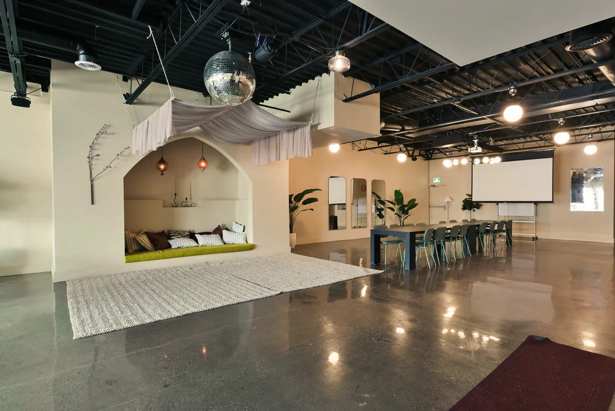 Versatile Creative Studio Space in Toronto, 232 sqm, workshop, pop-up rental