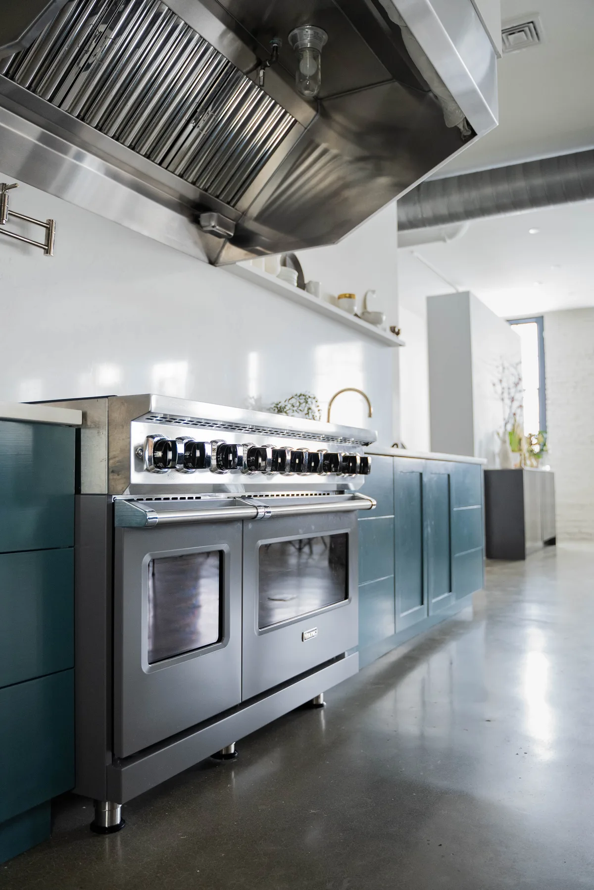 Versatile Culinary Studio with Commercial Kitchen, 135 sqm, photo shoot, pop-up rental in Kingston, third interior view