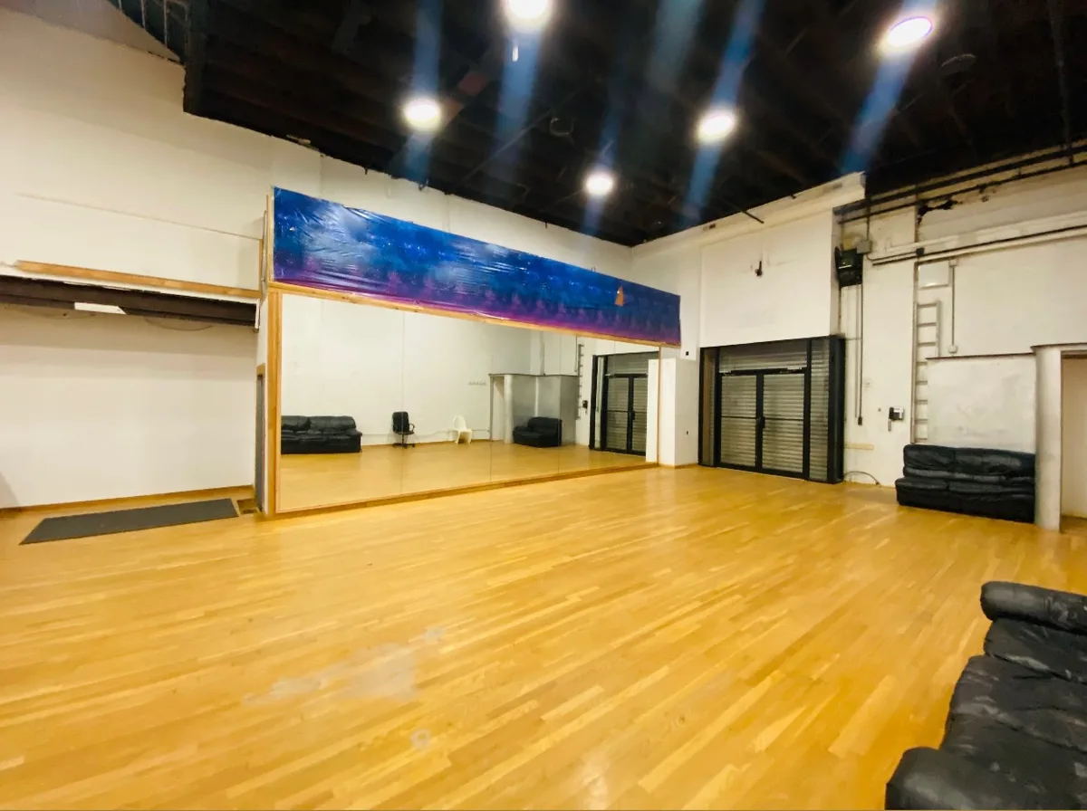 Versatile Dance Studio for Rehearsals and Photoshoots, 204 sqm, pop-up rental in Queens, third interior view
