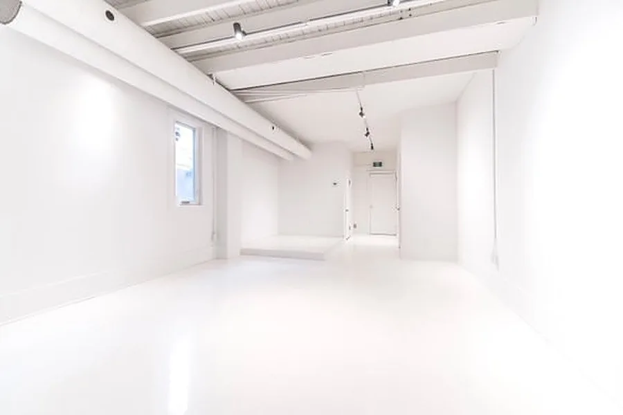 Versatile Downtown Event Space for Rent, 102 sqm, pop up store in Toronto, second interior view