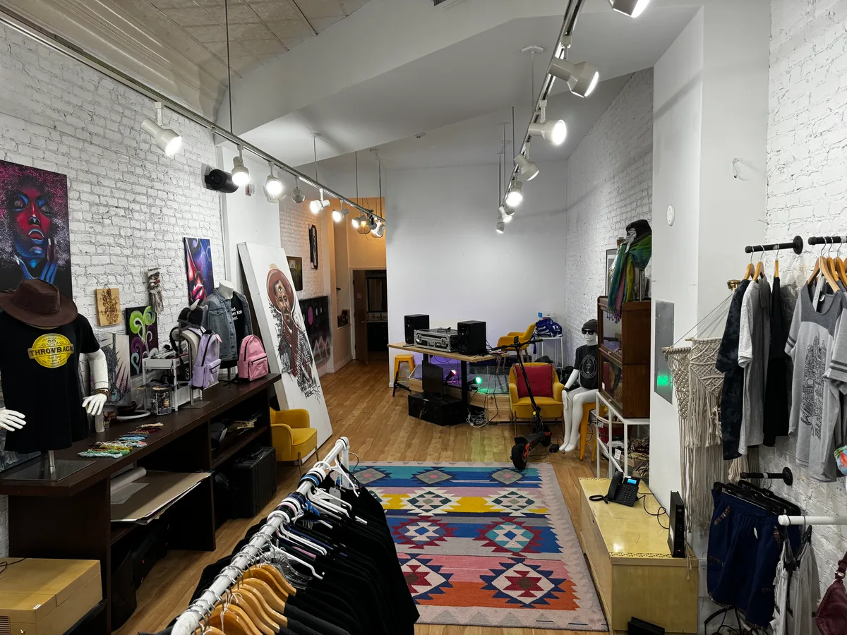 Versatile Downtown Space with Stage and Amenities, 139 sqm, pop up store in Cincinnati, interior view