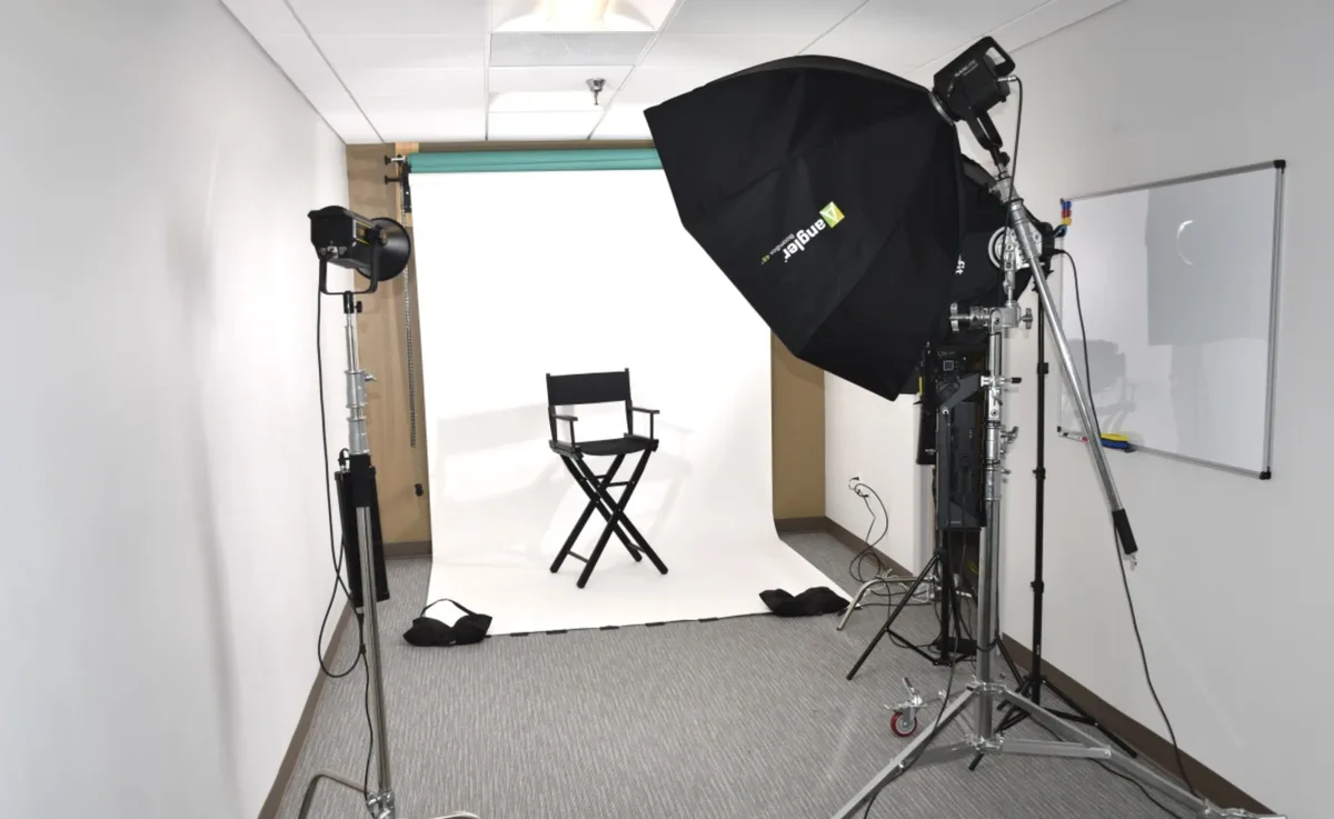Versatile Dual Studio Space for Photography and Video, 74 sqm, photo shoot, pop-up rental in Falls Church, interior view
