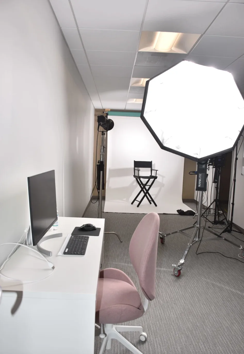 Versatile Dual Studio Space for Photography and Video, 74 sqm, photo shoot, pop-up rental in Falls Church, second interior v…
