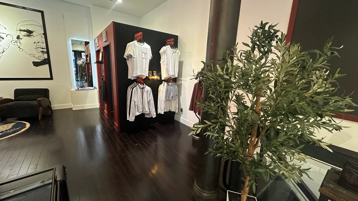 Versatile Event and Creative Studio in the Lower East Side, 93 sqm, pop up store in New York, second interior view