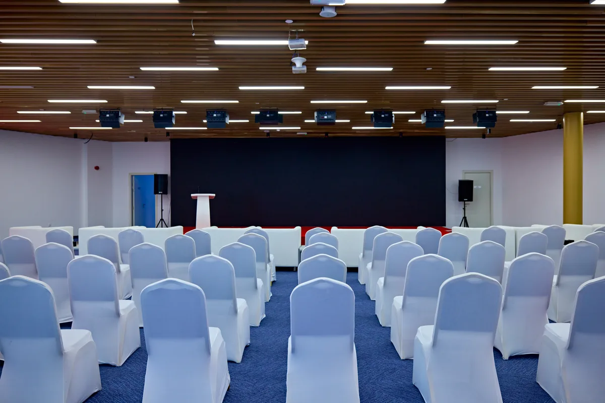 Versatile Event Hall with Comprehensive Amenities, 350 sqm, showroom presentation, pop-up rental in Dubai, second interior v…