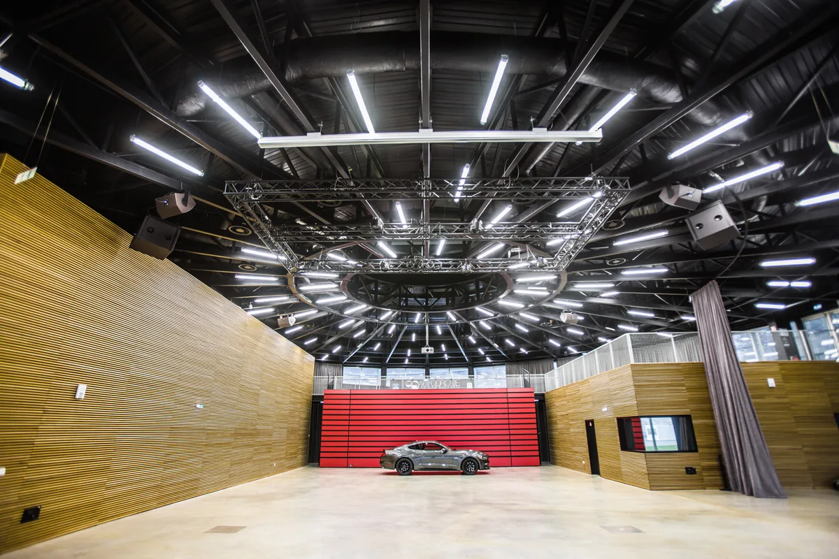 Versatile Event Pavilion at Autodrome UTAC Linas-Montlhéry, 470 sqm, product launch, pop-up rental, second interior view