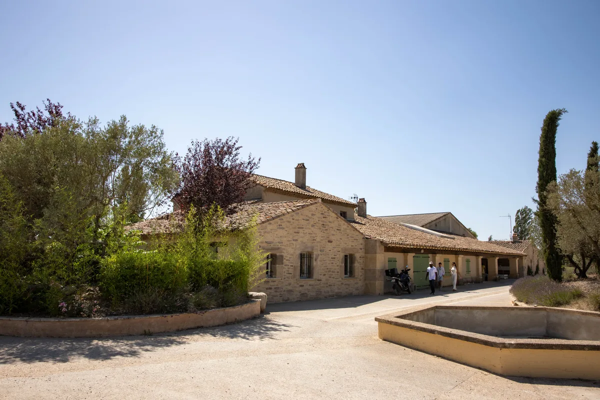 Versatile Event Space at Domaine de la Myrtille, 1650 sqm, showroom presentation, pop-up rental in Pertuis