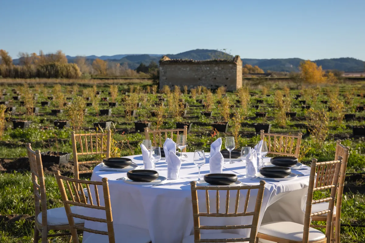 Versatile Event Space at Domaine de la Myrtille, 1650 sqm, showroom presentation, pop-up rental in Pertuis, second interior…