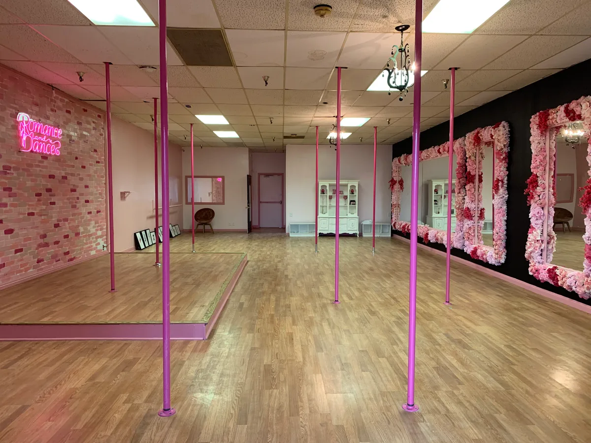Versatile Event Space for Celebrations and Business Meetings, 167 sqm, private event, pop-up rental in Rancho Cucamonga, thi…