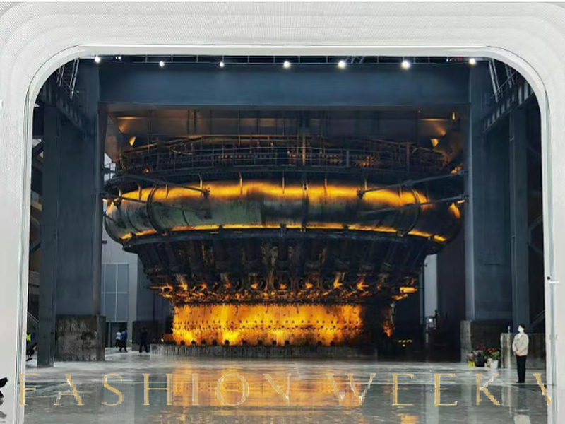 Versatile Event Space for Large Gatherings, 2345 sqm, showroom presentation, pop-up rental in Shanghai, interior view