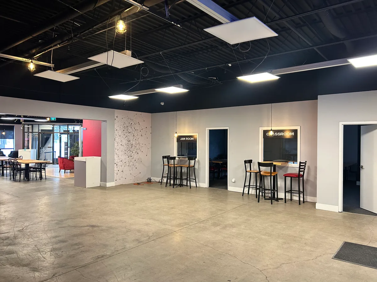 Versatile Event Space for Meetups and Gatherings, 362 sqm, networking event, pop-up rental in Vaughan, interior view
