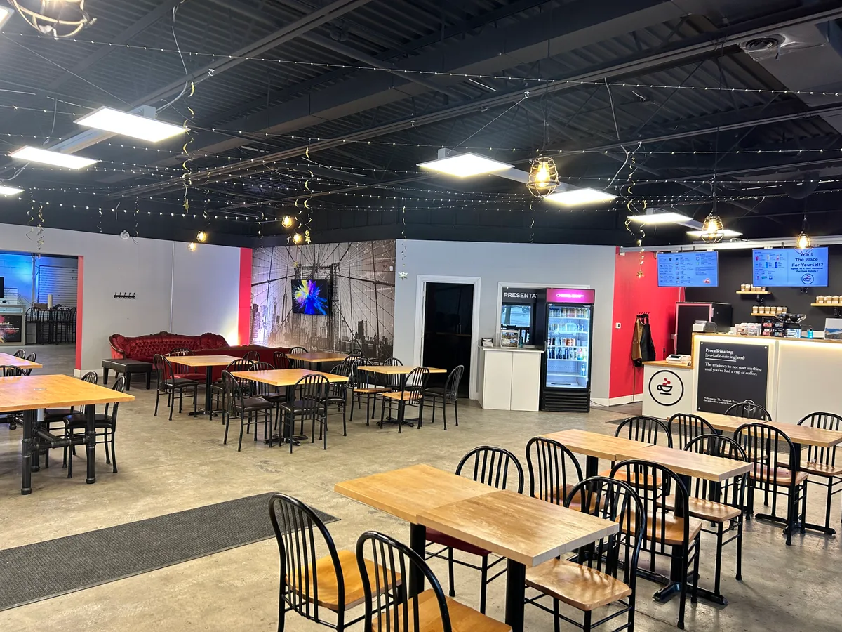 Versatile Event Space for Meetups and Gatherings, 362 sqm, networking event, pop-up rental in Vaughan, second interior view