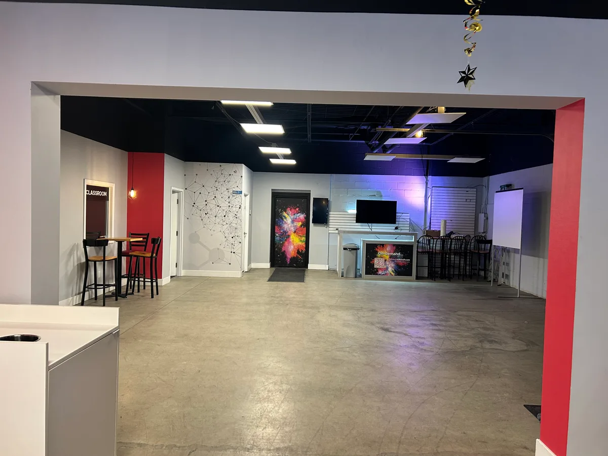 Versatile Event Space for Meetups and Gatherings, 362 sqm, networking event, pop-up rental in Vaughan, third interior view