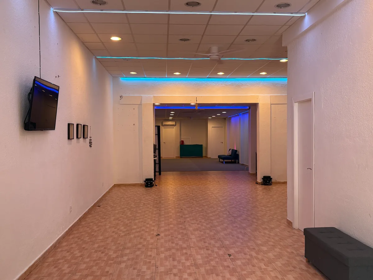 Versatile Event Space for Rent in Barcelona, 200 sqm, networking event, pop-up rental