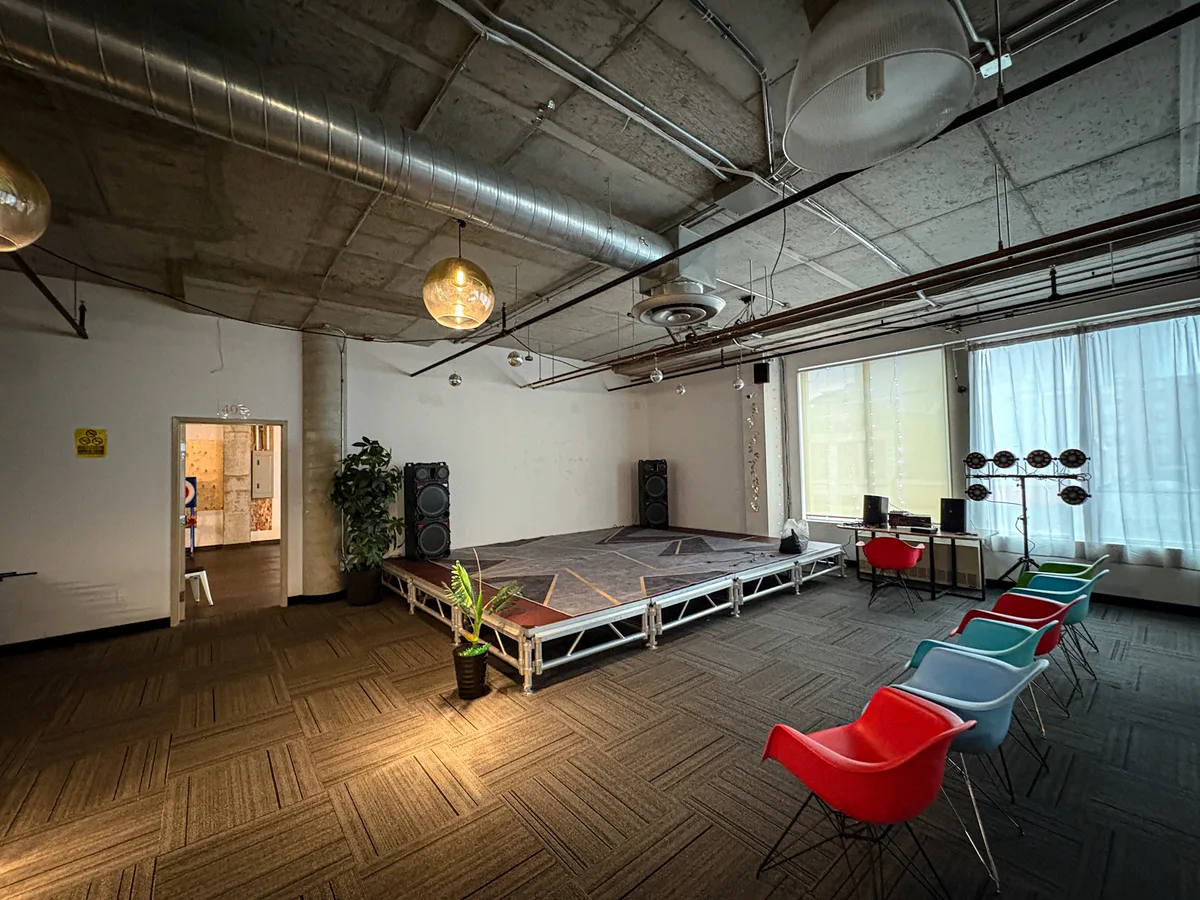 Versatile Event Space for Up to 500 Guests, 1858 sqm, corporate event, pop-up rental in Montréal, additional interior view