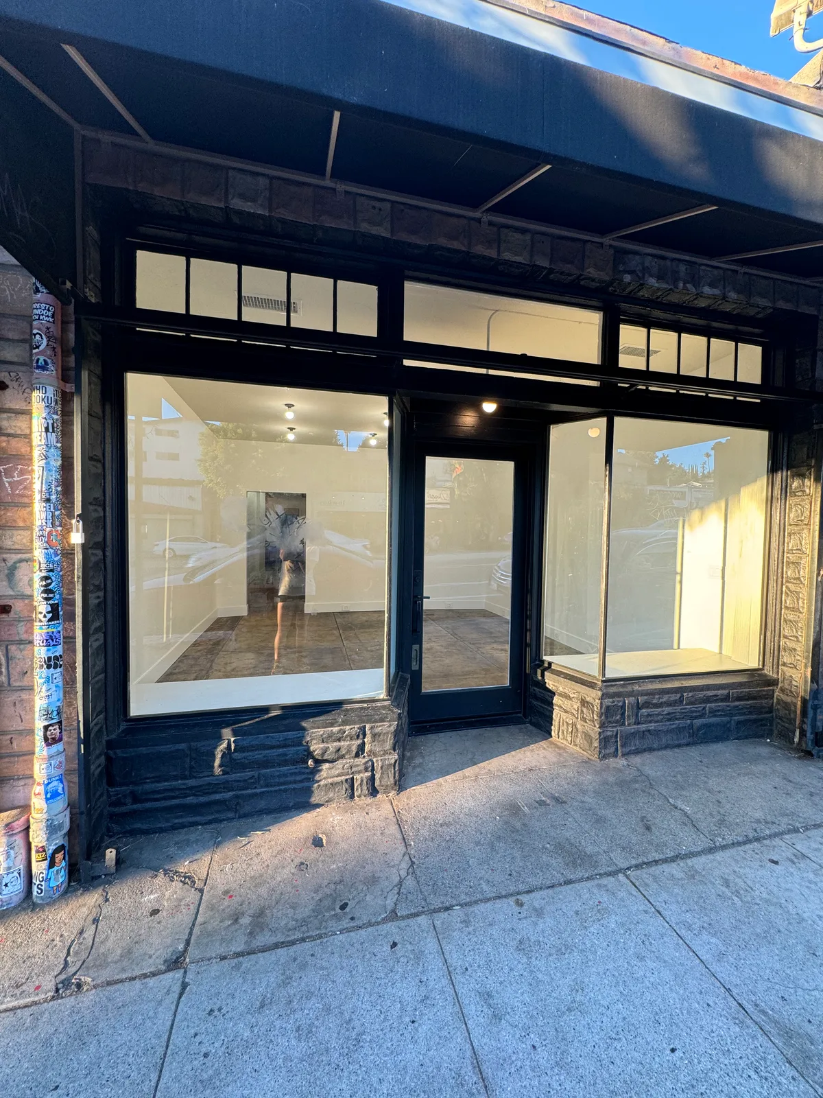 Versatile Event Space in Echo Park, 102 sqm, art exhibition, pop-up rental in Los Angeles, interior view