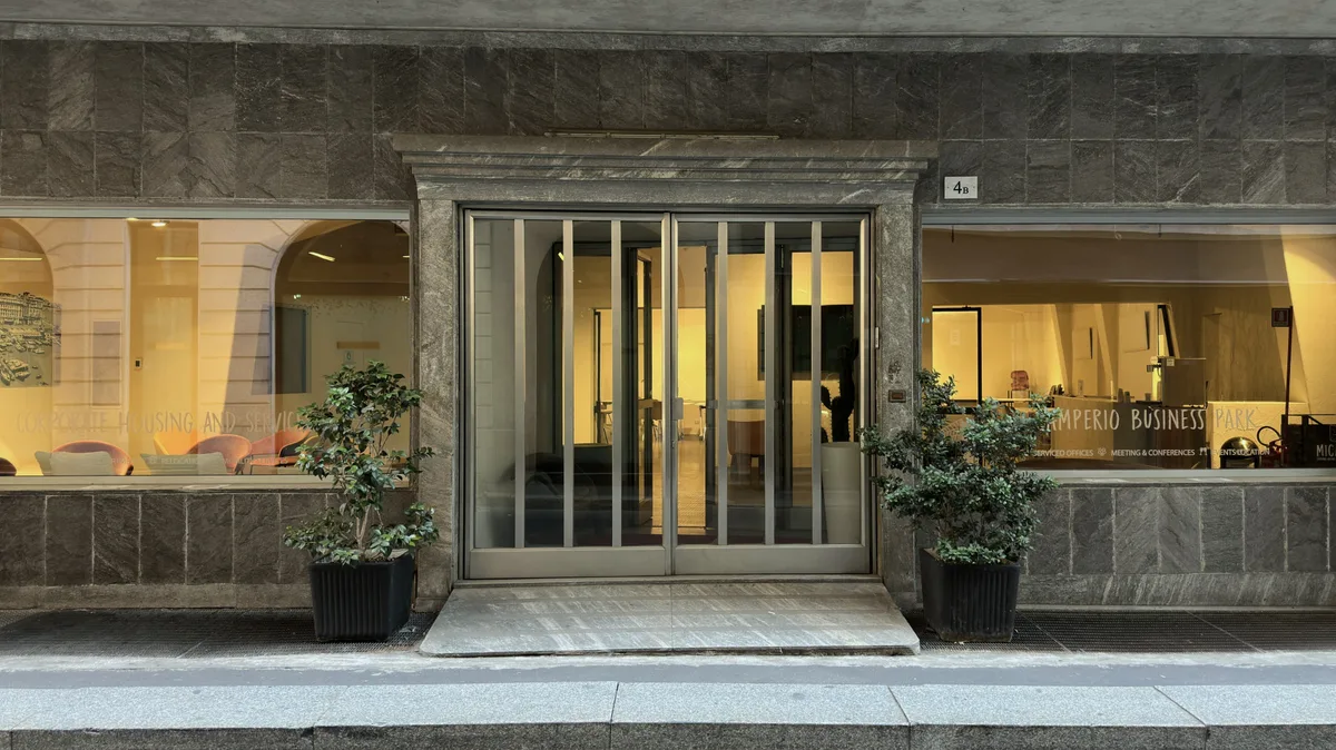 Versatile Event Space in Milan - Modern Industrial Style, 225 sqm, pop up store in Milano, interior view