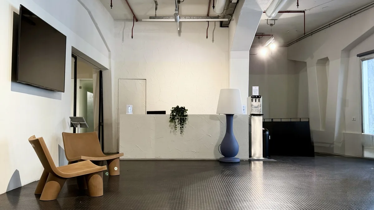 Versatile Event Space in Milan - Modern Industrial Style, 225 sqm, pop up store in Milano, third interior view
