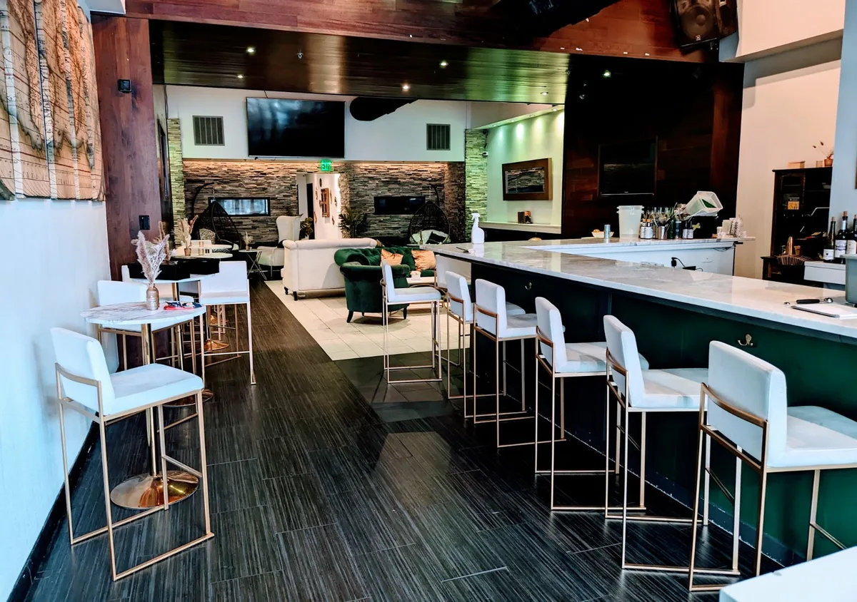 Versatile Event Space with Bar and Lounge Amenities, 132 sqm, networking event, pop-up rental in Denver