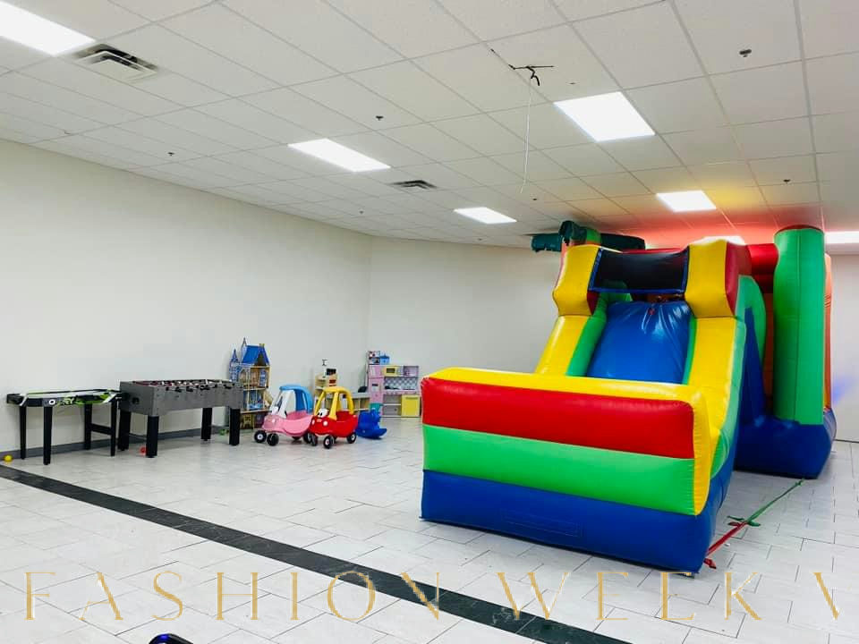 Versatile Event Space with Comprehensive Amenities, 465 sqm, networking event, pop-up rental in El Paso