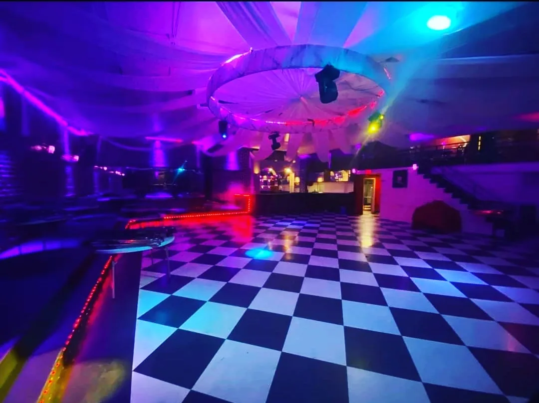 Versatile Event Space with Dance Floor and Stage, 372 sqm, night life event, pop-up rental in Los Angeles