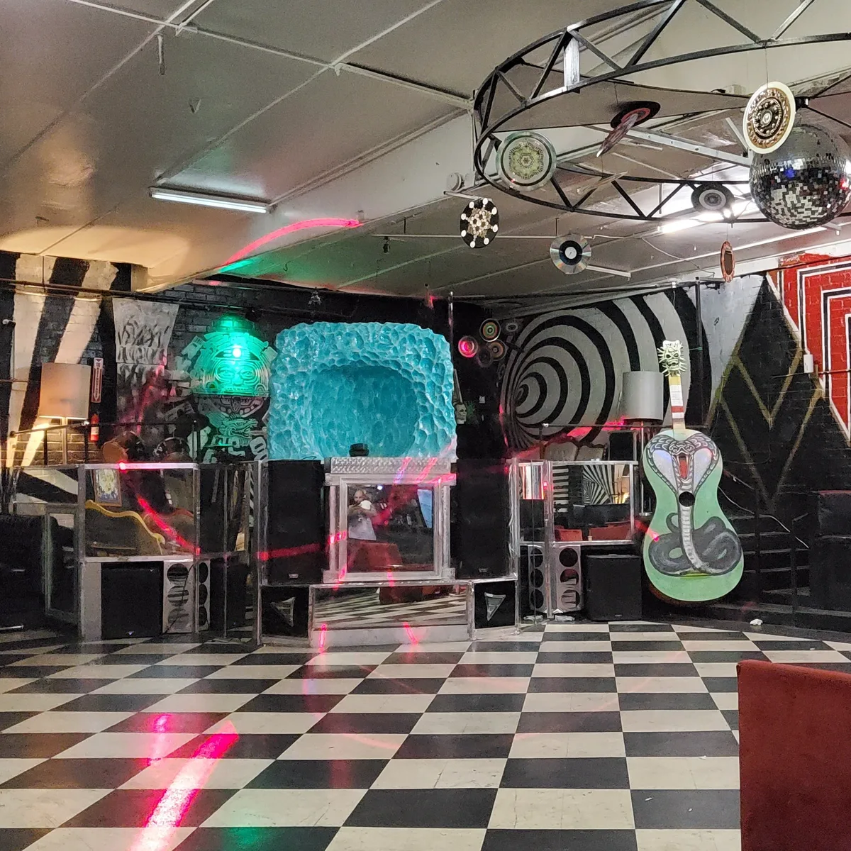Versatile Event Space with Dance Floor and Stage, 372 sqm, night life event, pop-up rental in Los Angeles, second interior v…