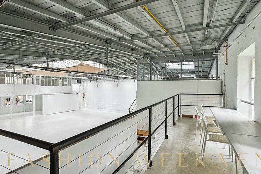 Versatile Event Space with Expansive Main Area, 525 sqm, cocktail reception, pop-up rental in Paris, third interior view