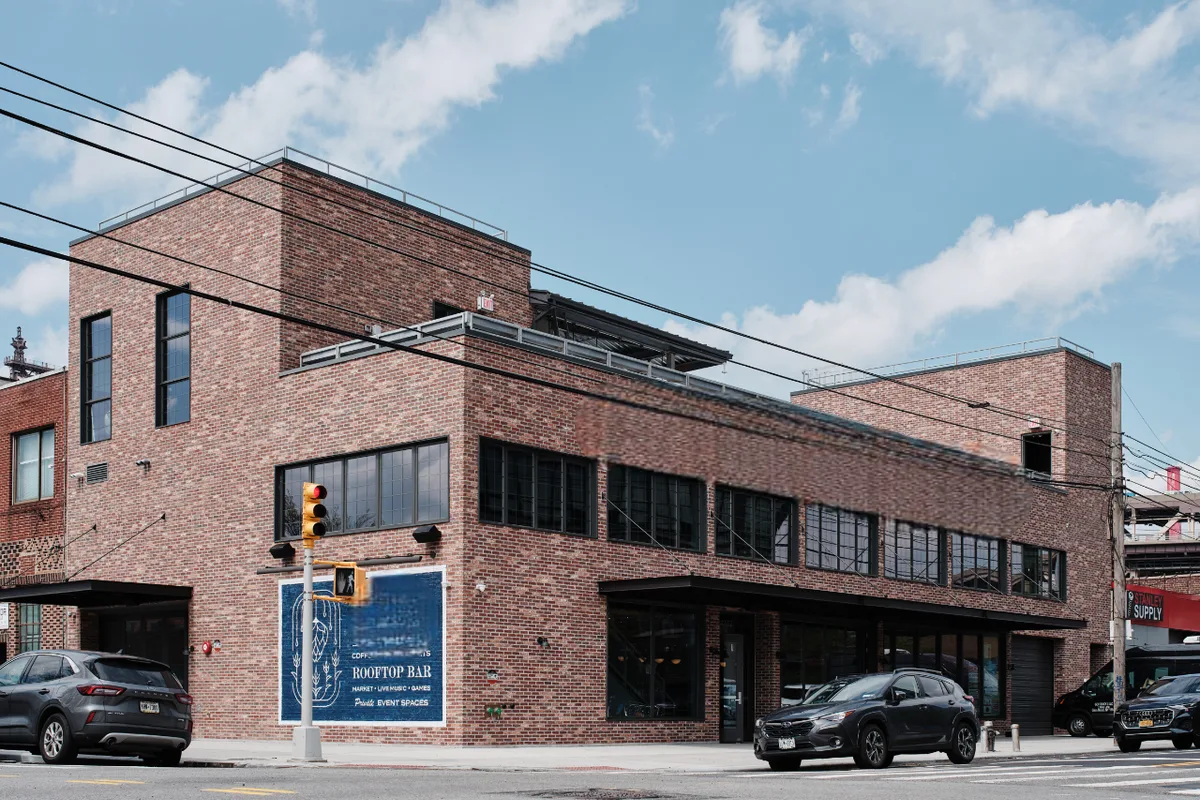 Versatile Event Space with Indoor and Rooftop Options, 743 sqm, corporate event, pop-up rental in Queens