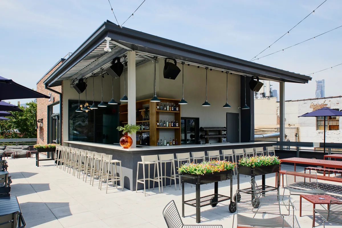 Versatile Event Space with Indoor and Rooftop Options, 743 sqm, corporate event, pop-up rental in Queens, interior view