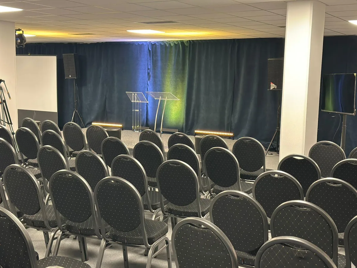 Versatile Event Space with Multiple Room Options, 300 sqm, workshop, pop-up rental in Rueil-Malmaison, second interior view