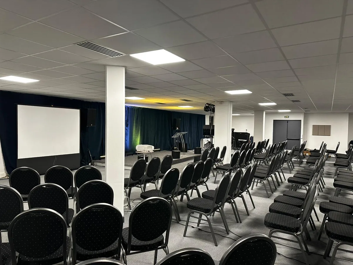 Versatile Event Space with Multiple Room Options, 300 sqm, workshop, pop-up rental in Rueil-Malmaison, third interior view