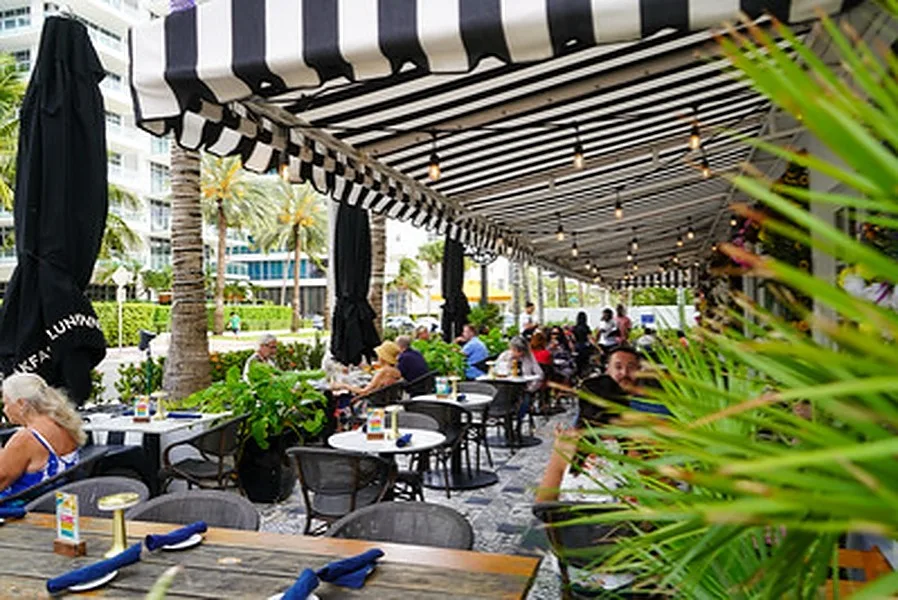 Versatile Event Space with On-Site Catering, 19 sqm, showroom presentation, pop-up rental in Miami Beach, interior view