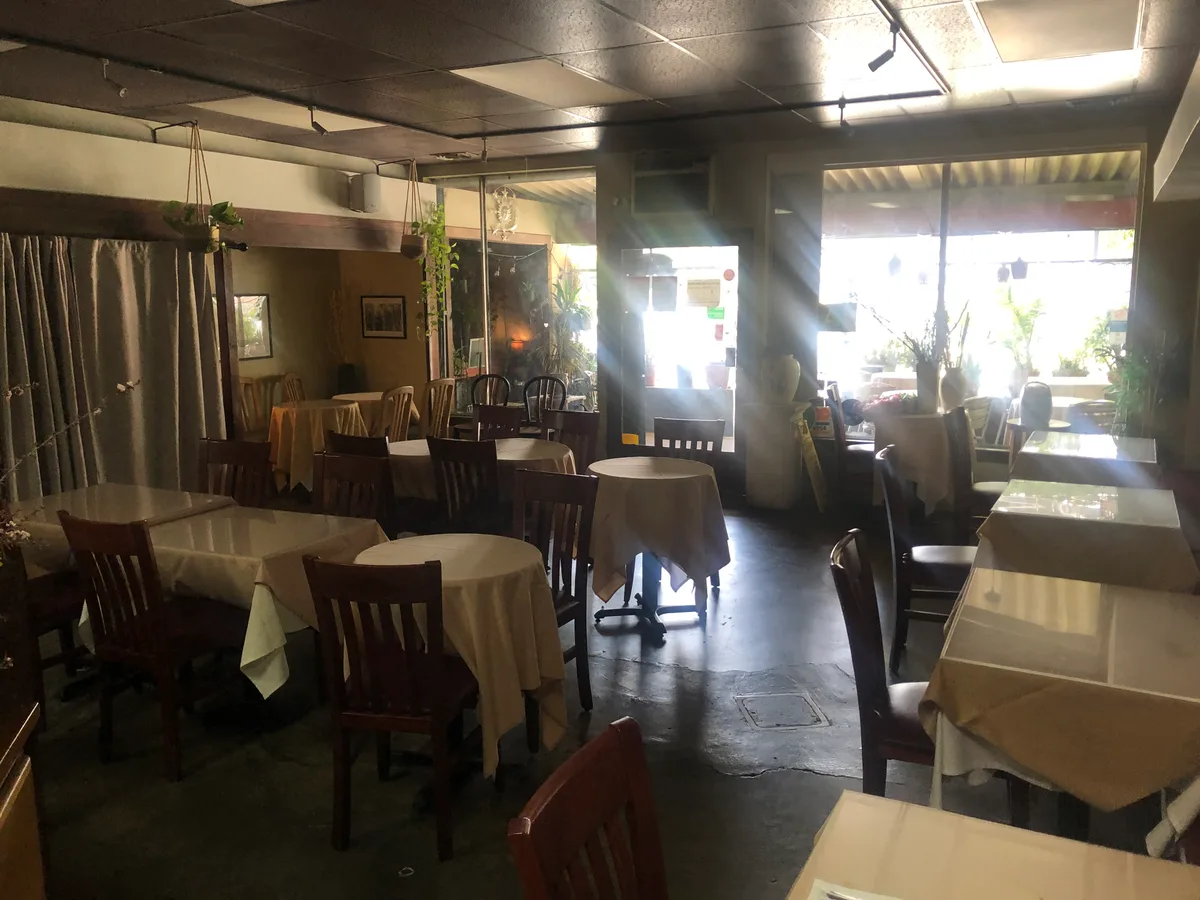 Versatile Event Space with Patio in Pico-Robertson, 105 sqm, pop up store in Los Angeles, interior view
