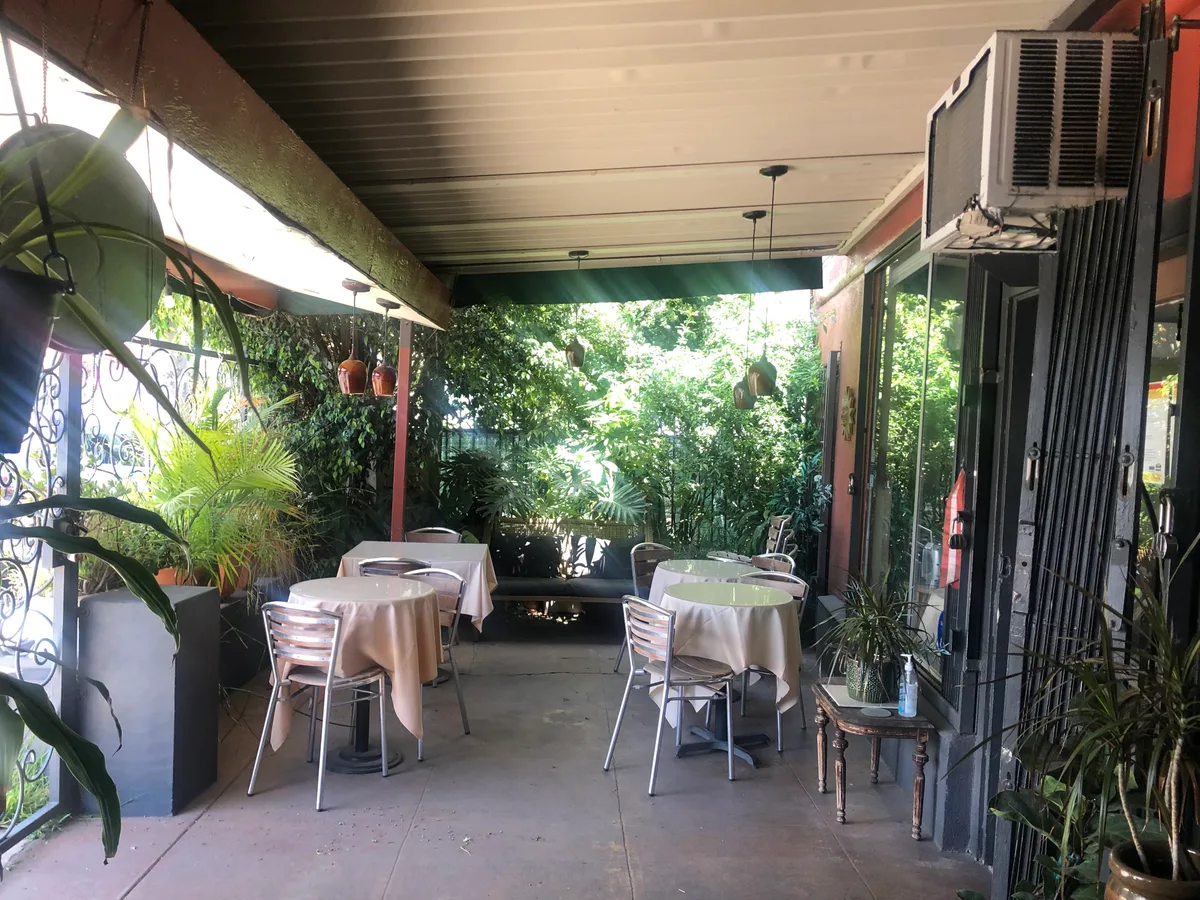 Versatile Event Space with Patio in Pico-Robertson, 105 sqm, pop up store in Los Angeles, second interior view