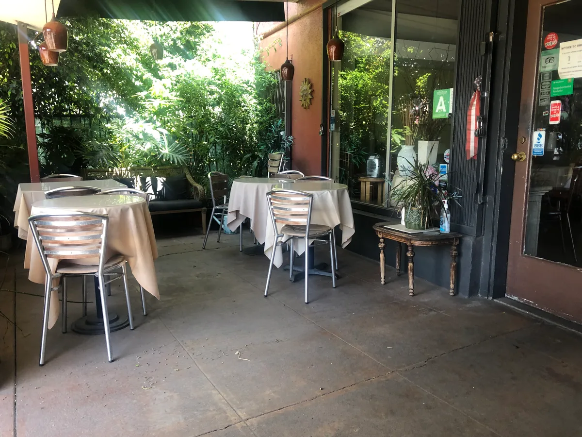 Versatile Event Space with Patio in Pico-Robertson, 105 sqm, pop up store in Los Angeles, additional interior view