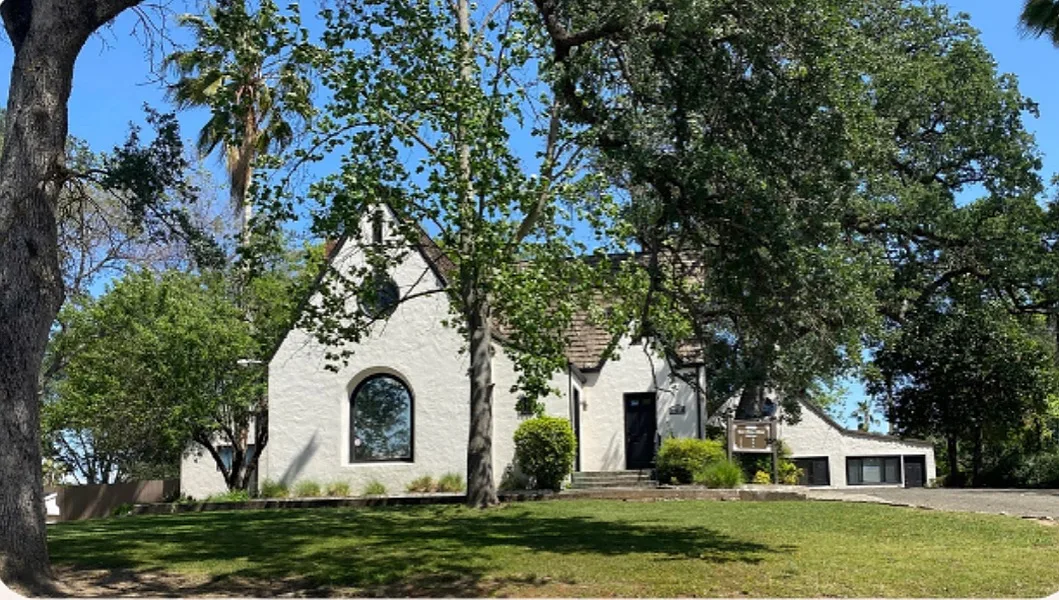 Versatile Event Spaces in Old Fair Oaks Village, 465 sqm, retail activation, pop-up rental