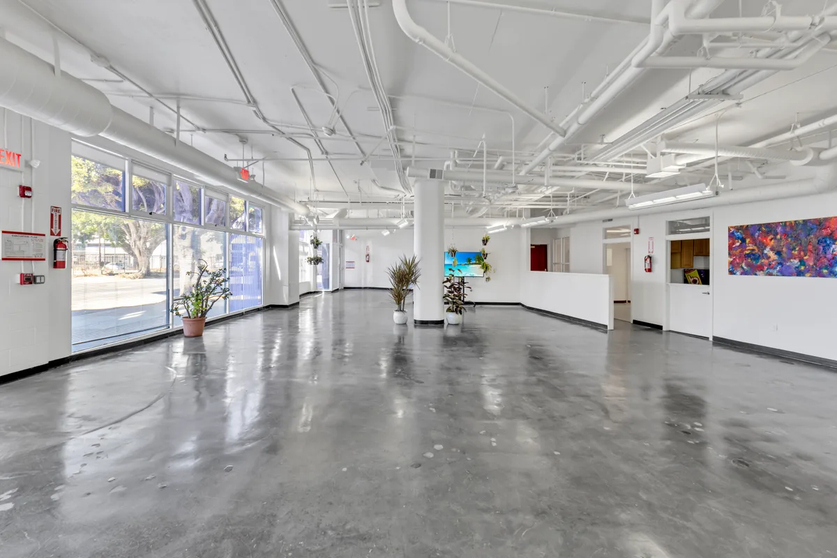 Versatile Event Venue in Downtown Oakland, 265 sqm, corporate event, pop-up rental, interior view