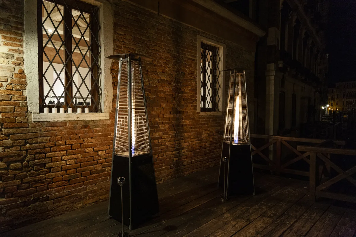 Versatile Exhibition Space with Water Access, 380 sqm, retail activation, pop-up rental in Venezia, second interior view