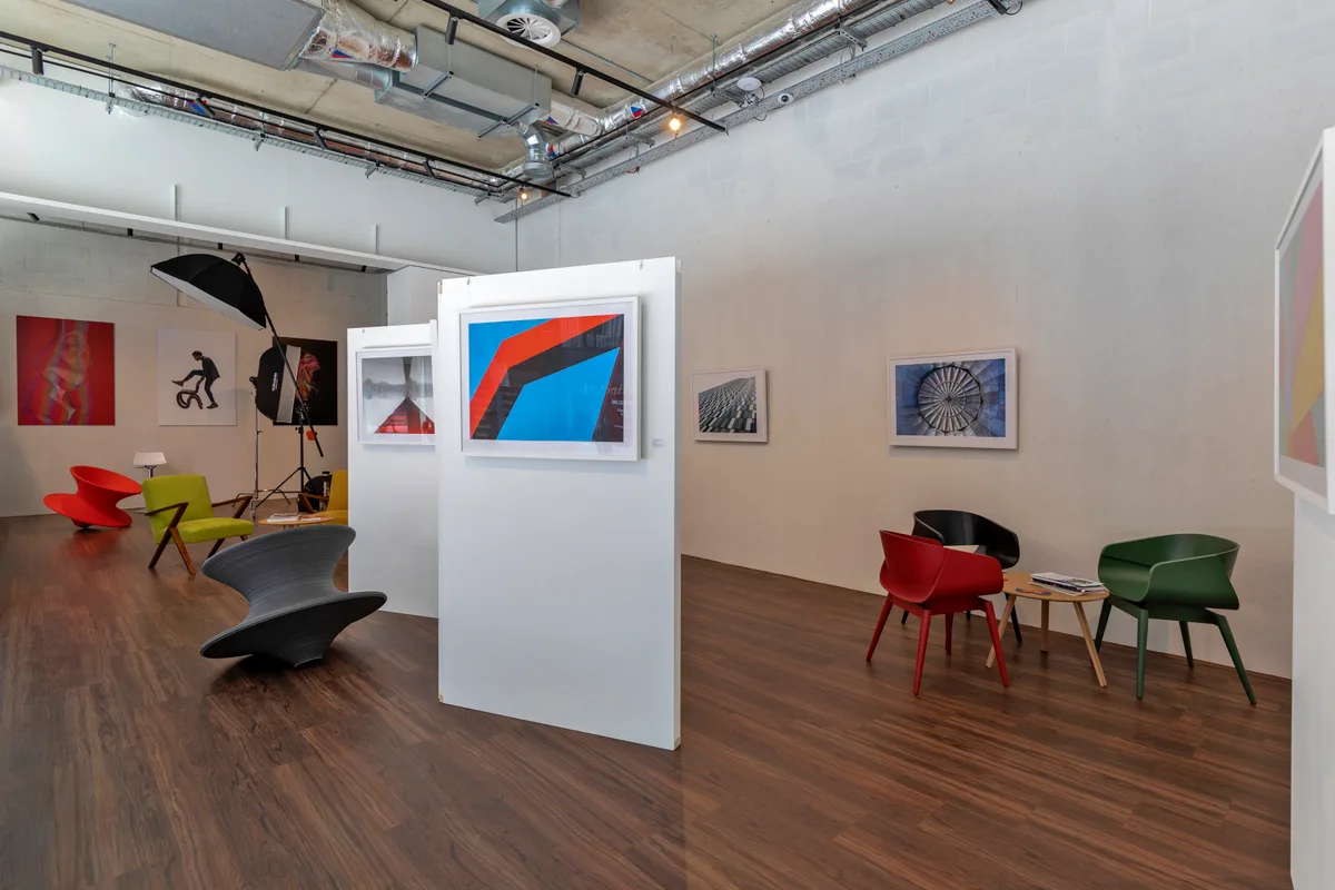 Versatile Gallery and Studio Space on London City Island, 102 sqm, art exhibition, pop-up rental, third interior view