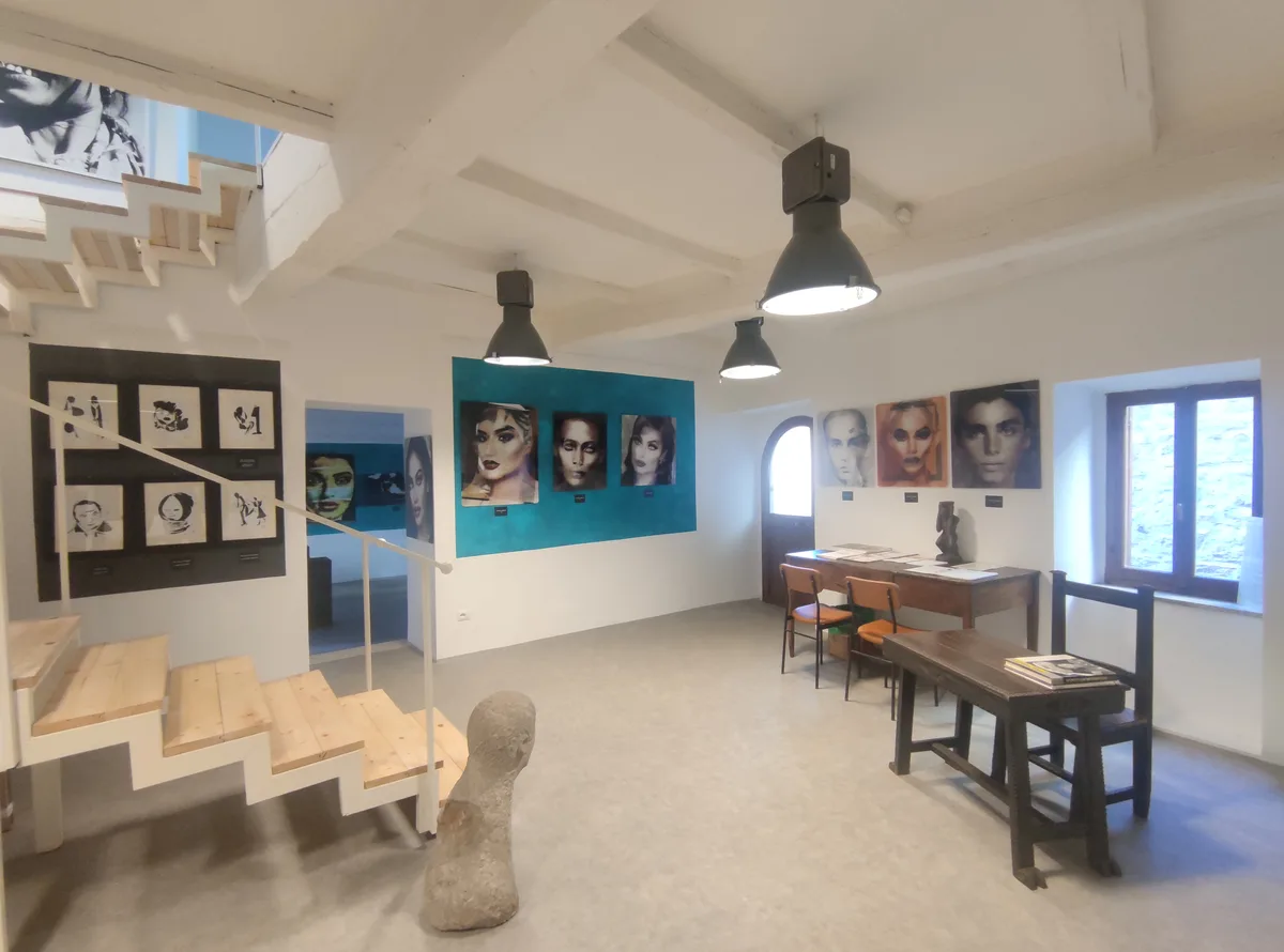 Versatile Gallery Space for Events in Toscolano, 250 sqm, art exhibition, pop-up rental, second interior view