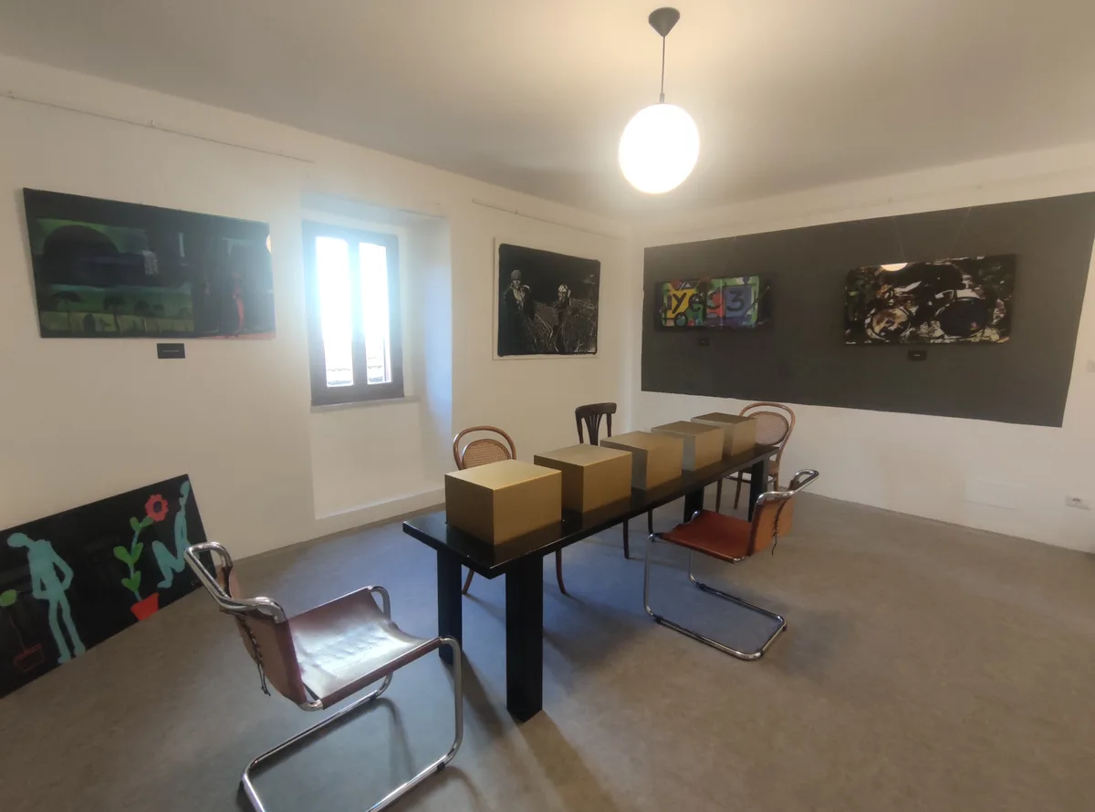 Versatile Gallery Space for Events in Toscolano, 250 sqm, art exhibition, pop-up rental, third interior view