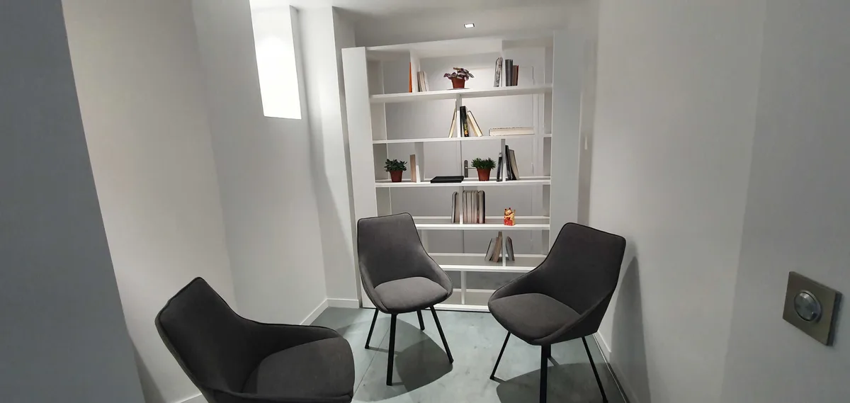 Versatile Gallery Space for Rent in Haut Marais, 115 sqm, art exhibition, pop-up rental in Paris, interior view