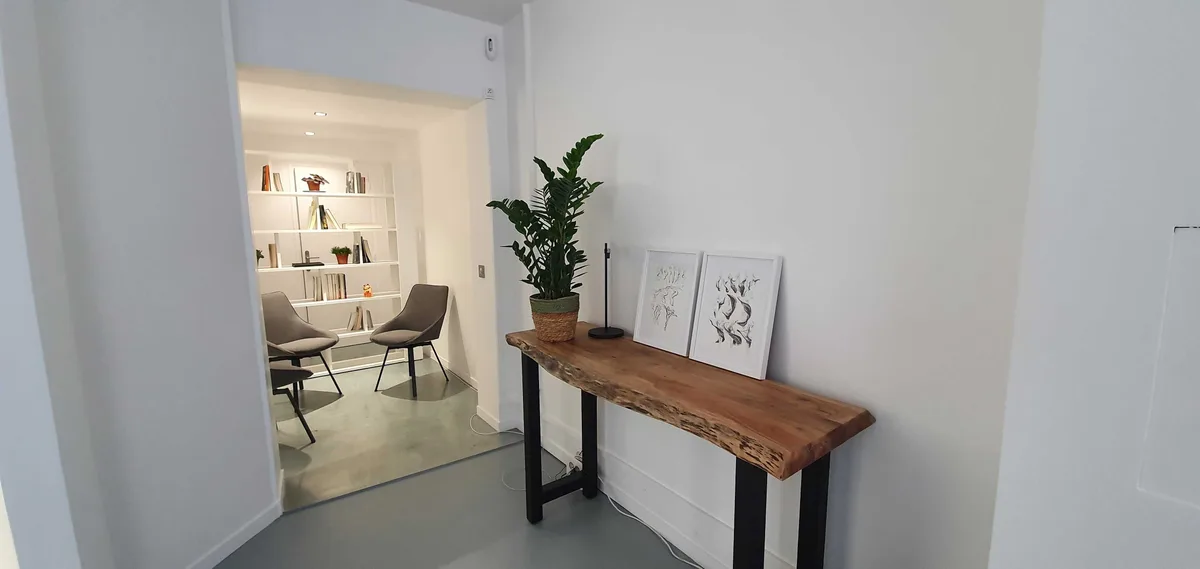 Versatile Gallery Space for Rent in Haut Marais, 115 sqm, art exhibition, pop-up rental in Paris, second interior view